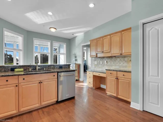Kitchen w/ Built-In Desk & Pantry