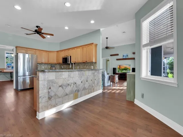 Breakfast Nook & Breakfast Bar