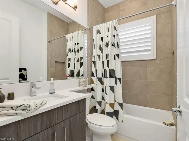 11268 Daphne Ct, Naples, Florida 34120