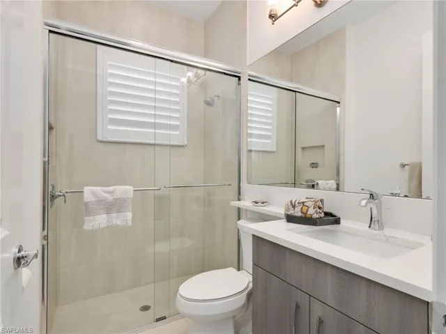 11268 Daphne Ct, Naples, Florida 34120