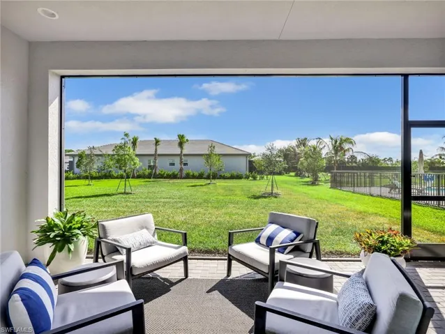 11268 Daphne Ct, Naples, Florida 34120