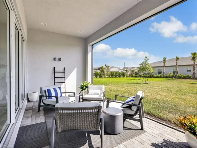 11268 Daphne Ct, Naples, Florida 34120