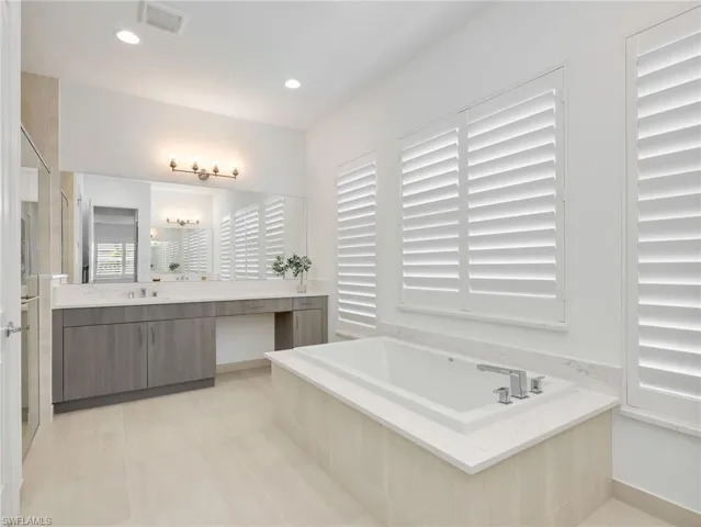 11268 Daphne Ct, Naples, Florida 34120