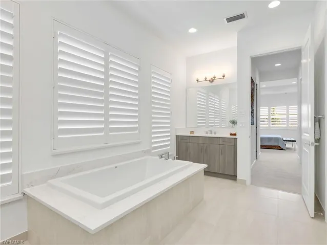 11268 Daphne Ct, Naples, Florida 34120