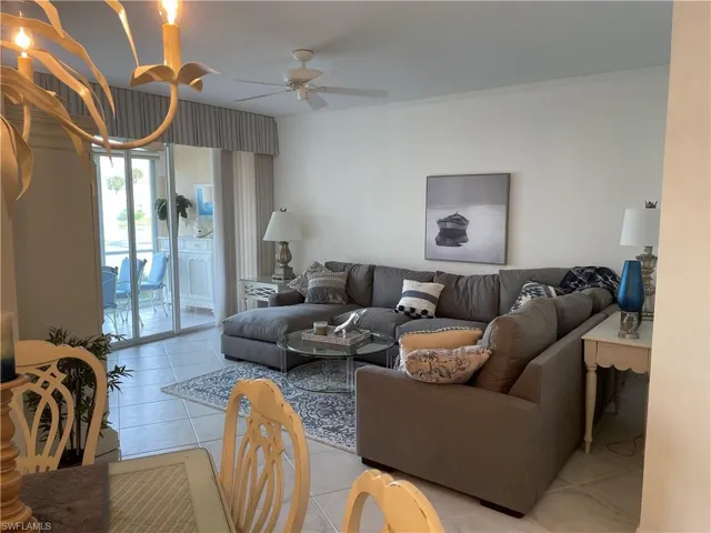 8405  Excalibur  CIR, Naples, FL 34108