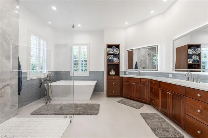 6320 English Oaks Ln, Naples, Florida 34119