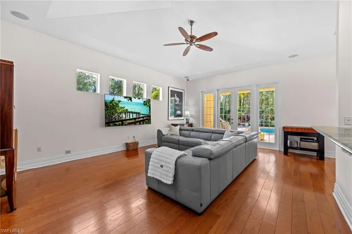 6320 English Oaks Ln, Naples, Florida 34119