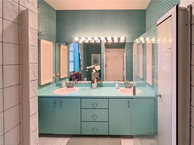 412  Gulf Bend  DR, Upper Captiva, FL 33924