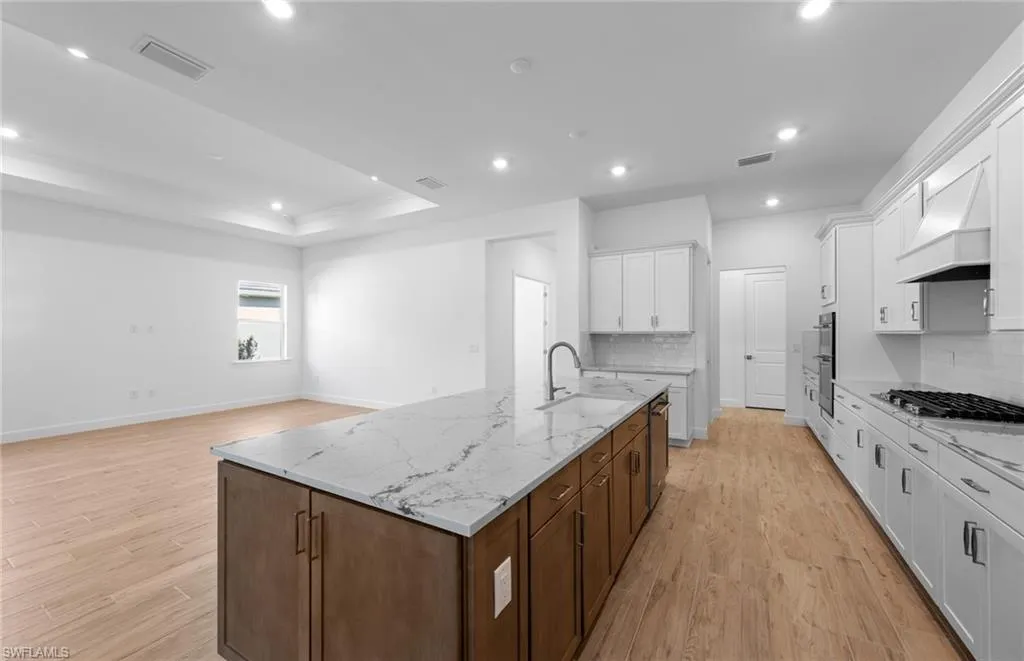 6992 Chapel Creek LN, North Fort Myers, FL 33917,225055995