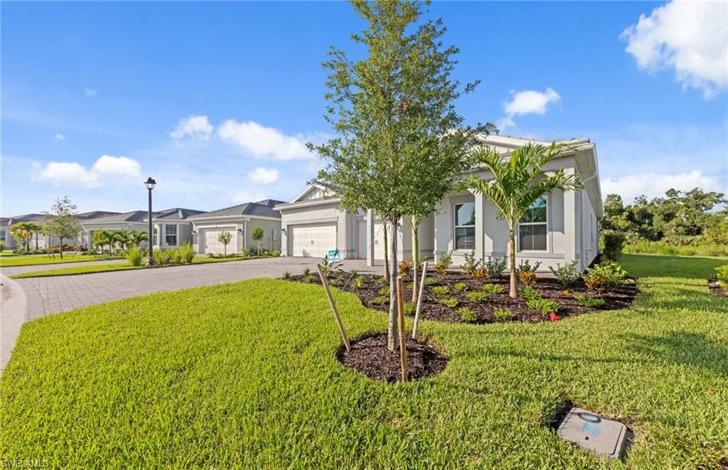 6992 Chapel Creek LN, North Fort Myers, FL 33917,225055995