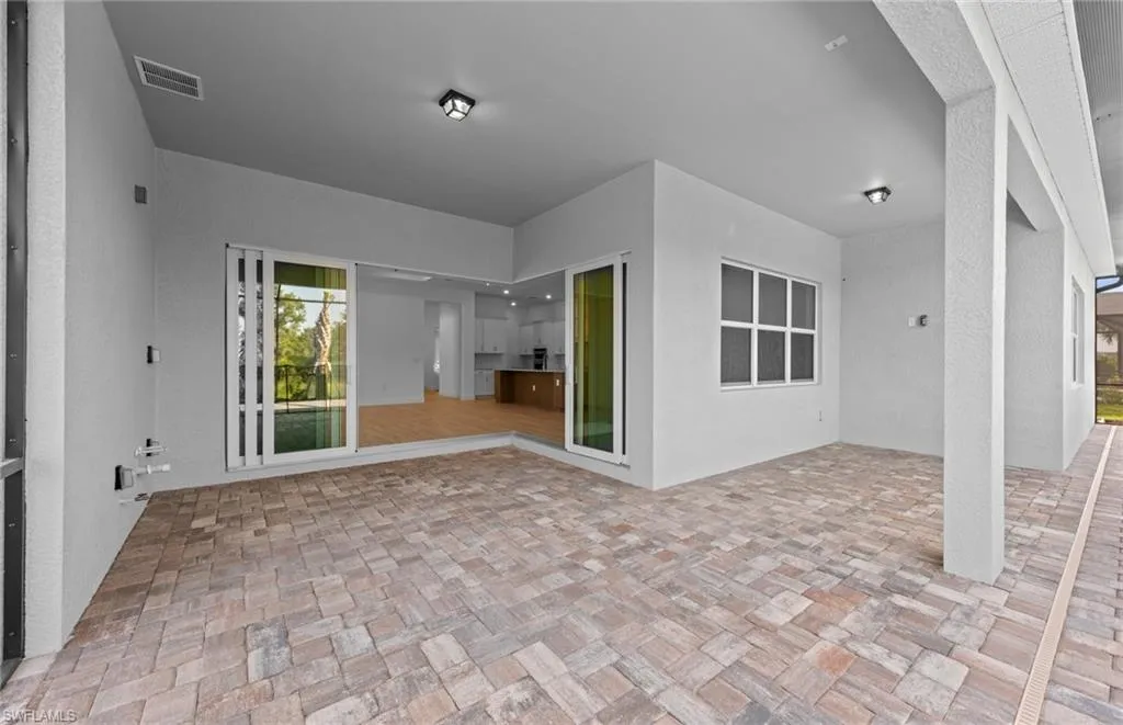 6992 Chapel Creek LN, North Fort Myers, FL 33917,225055995