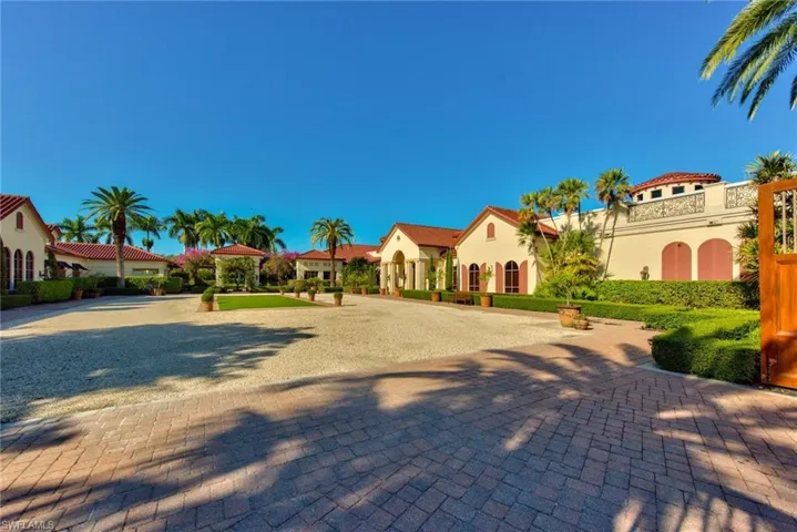 Golf Club House