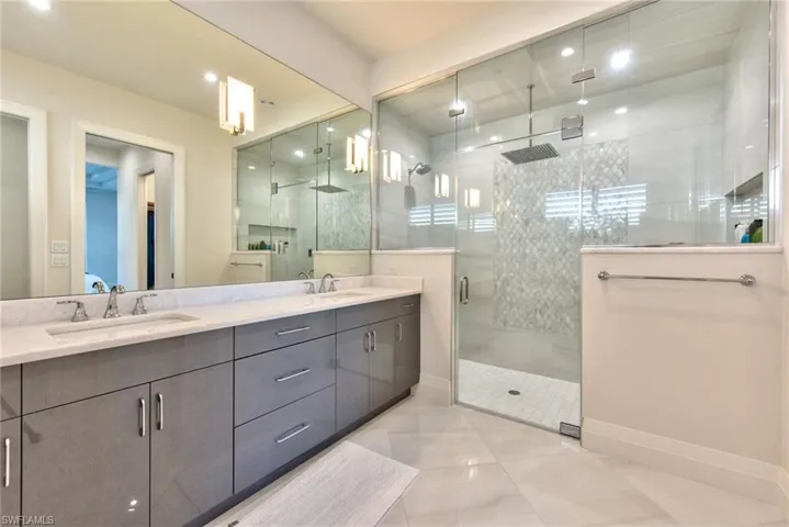 Master Bath with Steam Room