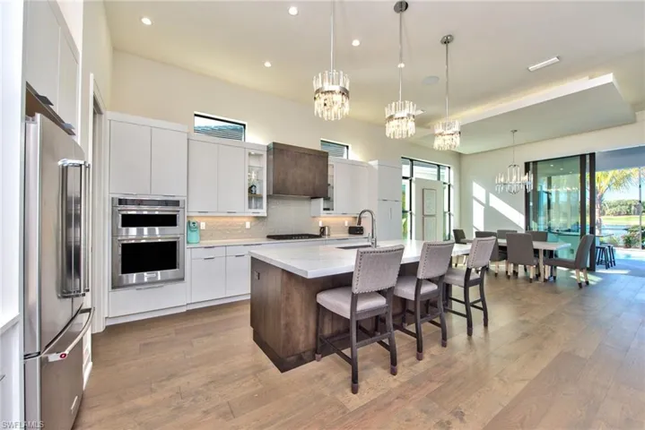 Kitchen & Eating areas