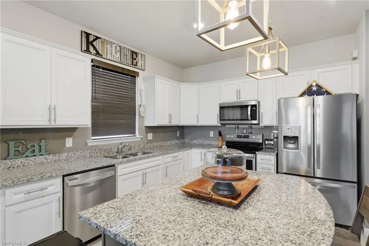 16095 Mistflower Dr, Alva, Florida 33920