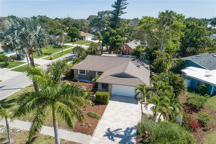 1013  Lake Shore  DR, Naples, FL 34103