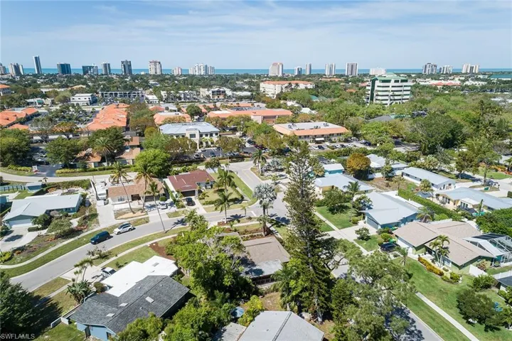 1013  Lake Shore  DR, Naples, FL 34103