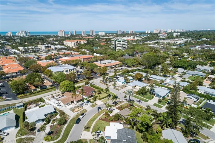 1013  Lake Shore  DR, Naples, FL 34103