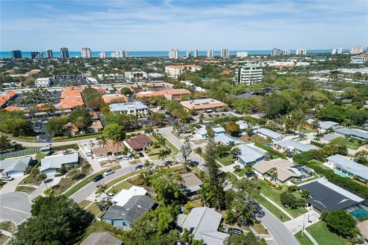 1013  Lake Shore  DR, Naples, FL 34103