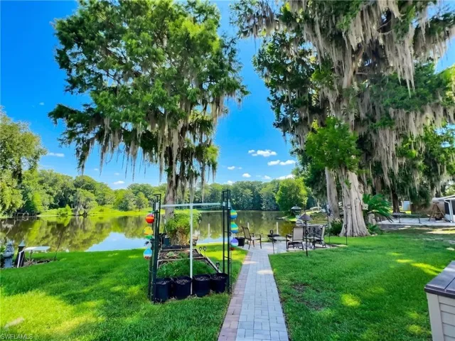 1745 Paradise Pt, Inverness, Florida 34450