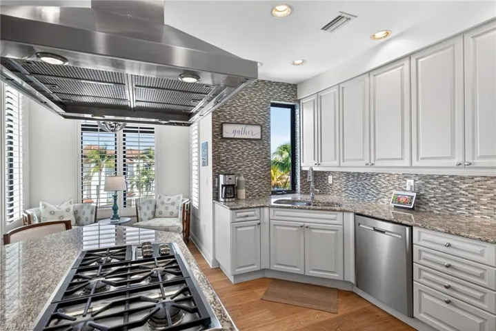 1540 5th Ave S D305, Naples, Florida 34102