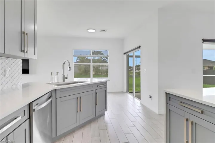 1022  Nelson N RD, Cape Coral, FL 33993
