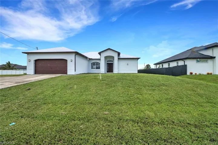 1022  Nelson N RD, Cape Coral, FL 33993