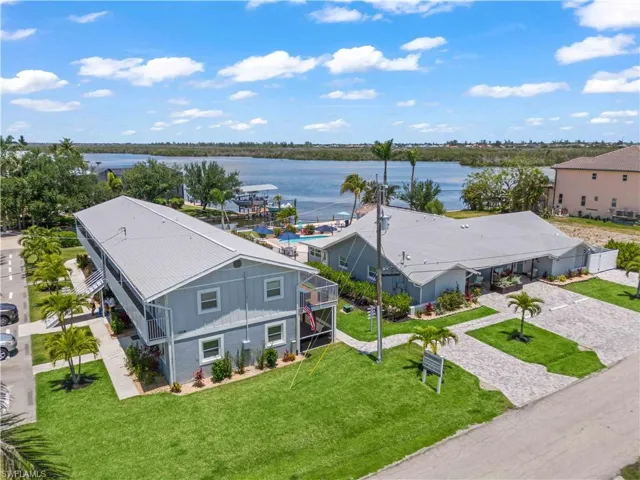 12200/12210  Shoreview  DR, Cape Coral, FL 33993