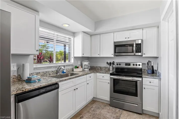 12200/12210  Shoreview  DR, Cape Coral, FL 33993