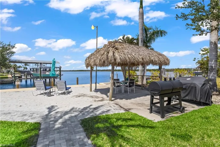 12200/12210  Shoreview  DR, Cape Coral, FL 33993