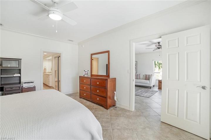 816 W Elkcam CIR # 301, MARCO ISLAND FL 34145