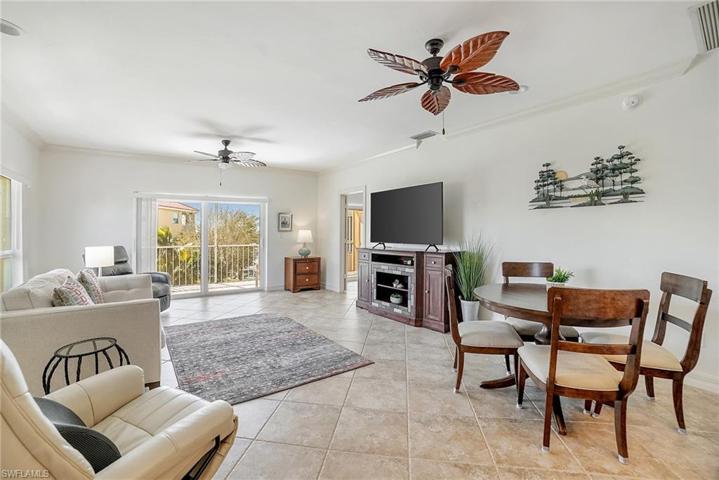 816 W Elkcam CIR # 301, MARCO ISLAND FL 34145