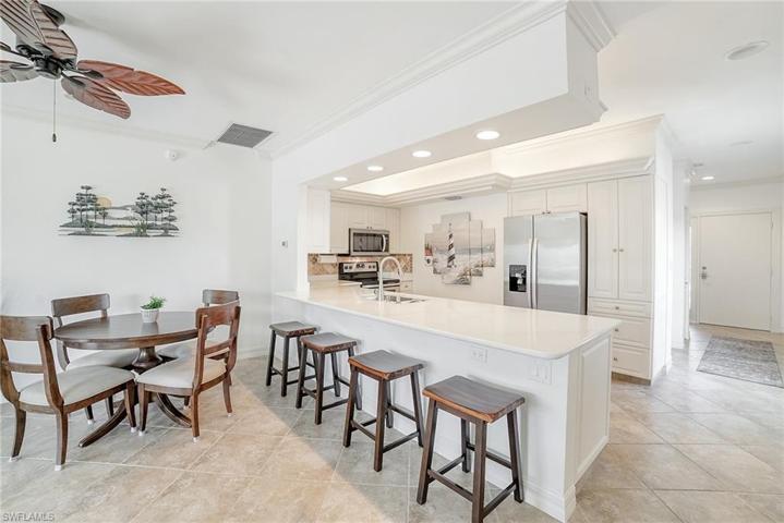 816 W Elkcam CIR # 301, MARCO ISLAND FL 34145