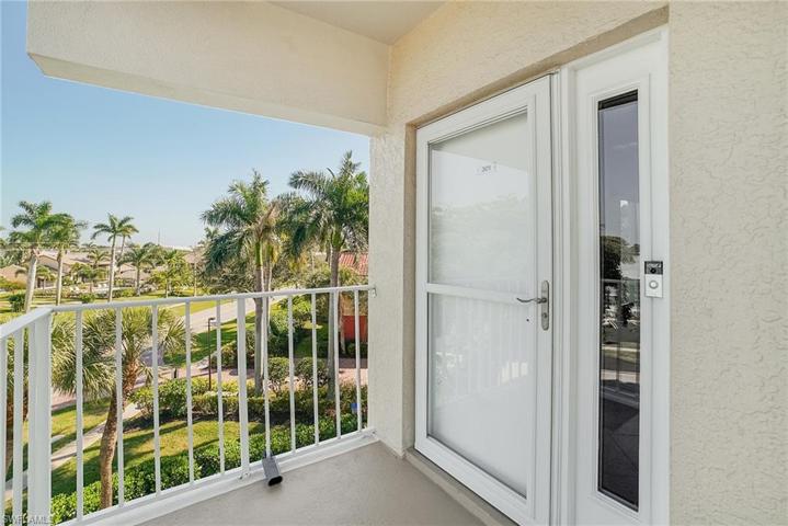 816 W Elkcam CIR # 301, MARCO ISLAND FL 34145