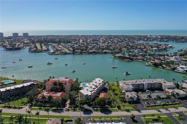 816 W Elkcam CIR # 301, MARCO ISLAND FL 34145