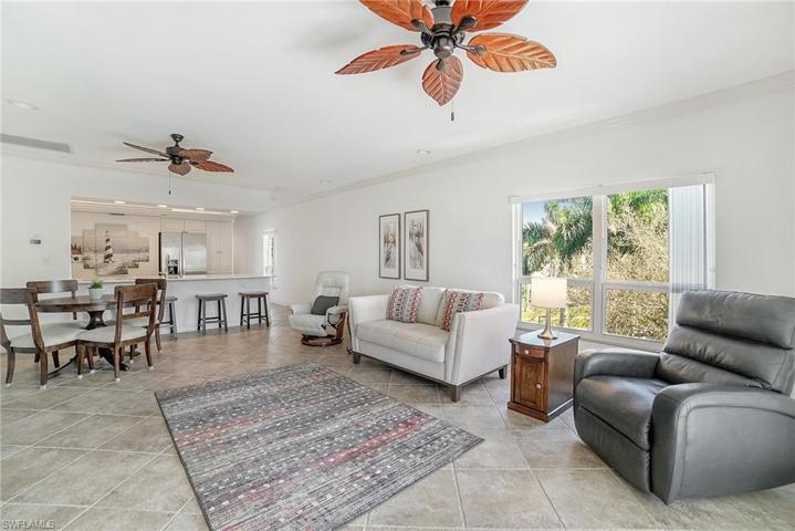 816 W Elkcam CIR # 301, MARCO ISLAND FL 34145