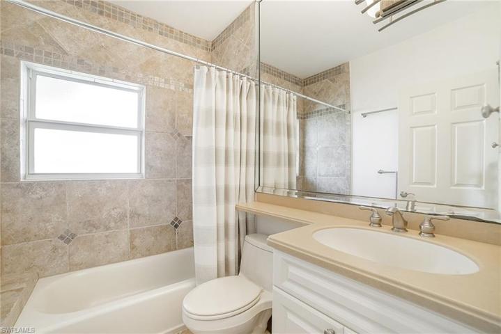 816 W Elkcam CIR # 301, MARCO ISLAND FL 34145