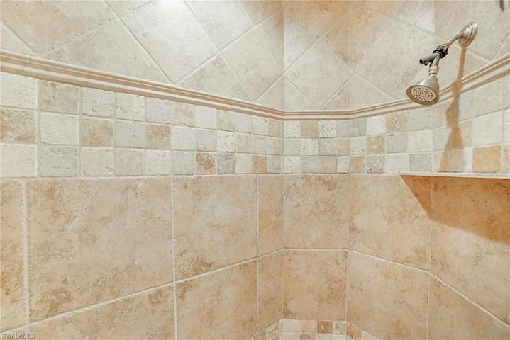 816 W Elkcam CIR # 301, MARCO ISLAND FL 34145
