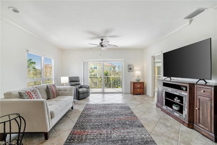 816 W Elkcam CIR # 301, MARCO ISLAND FL 34145