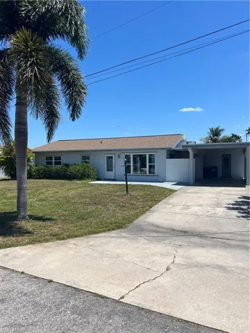4312 S Pacific  CIR, North Fort Myers, FL 33903