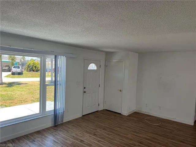 4312 S Pacific  CIR, North Fort Myers, FL 33903