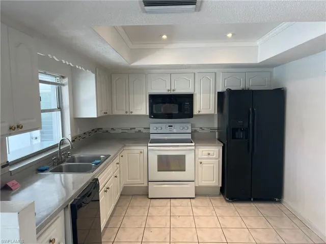 4312 S Pacific  CIR, North Fort Myers, FL 33903