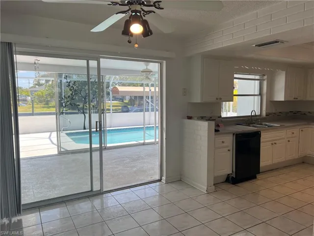 4312 S Pacific  CIR, North Fort Myers, FL 33903