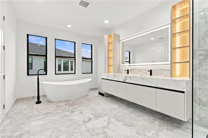 20419 Fair Oak Ln, Estero, Florida 33928