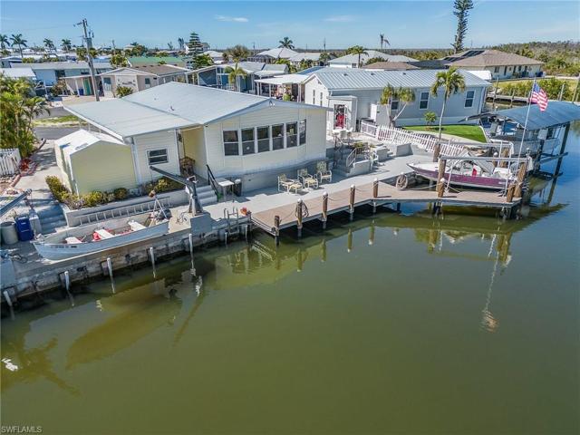 3106 Bounty LN, ST. JAMES CITY FL 33956