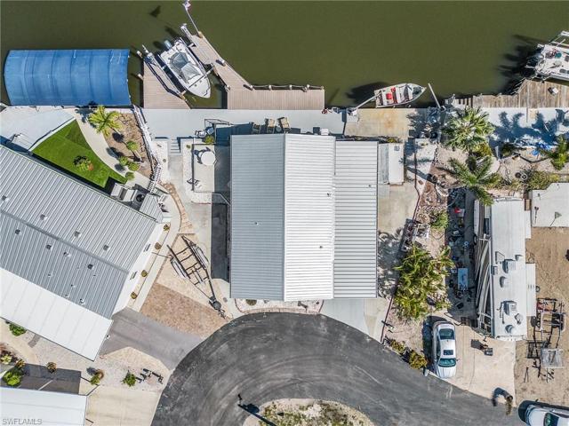 3106 Bounty LN, ST. JAMES CITY FL 33956