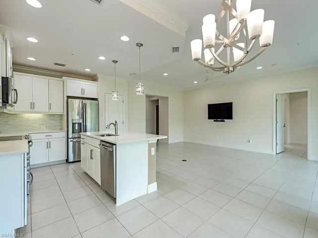 6960 Avalon Cir 803, Naples, Florida 34112