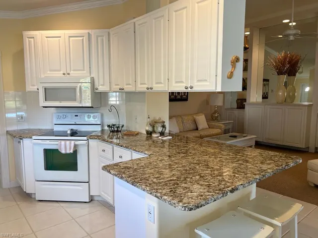 3013  Futuna  LN, Naples, FL 34119