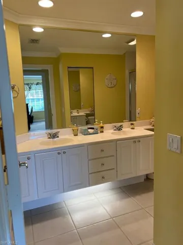 3013  Futuna  LN, Naples, FL 34119