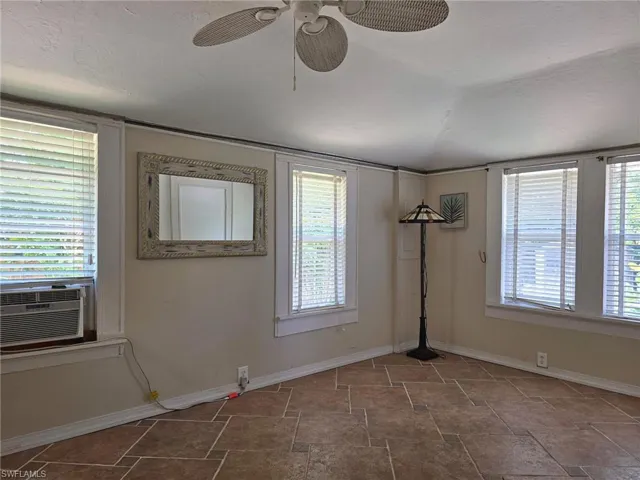 2579 2nd St, Fort Myers, Florida 33901